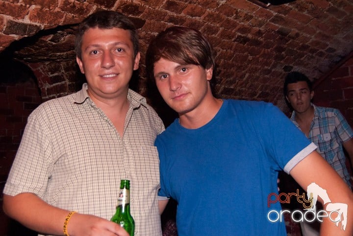 Club escape seară de seară, 