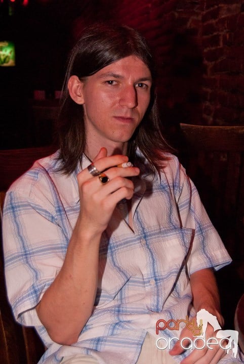 Club escape seară de seară, 