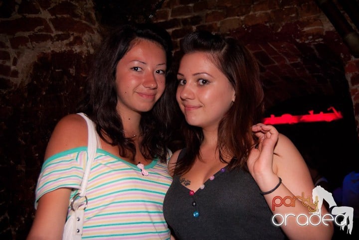 Club escape seară de seară, 