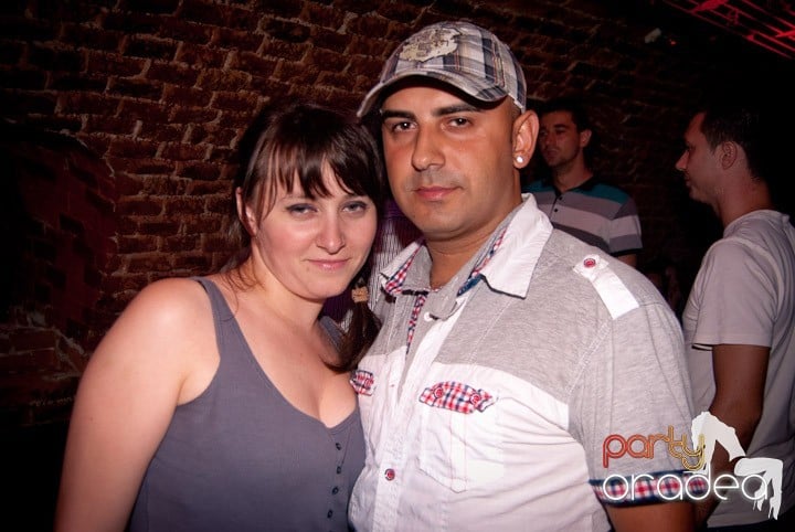 Club escape seară de seară, 