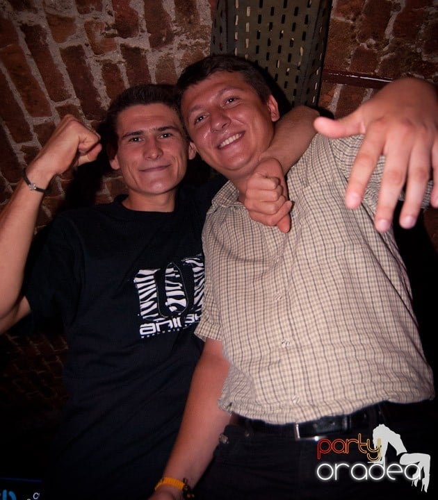 Club escape seară de seară, 