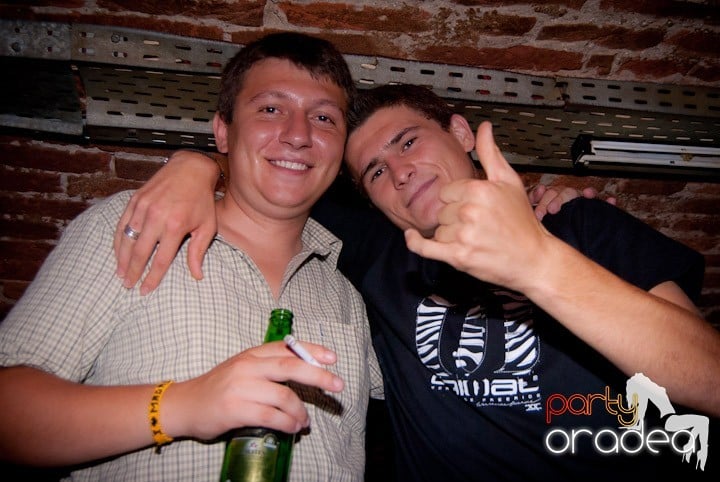 Club escape seară de seară, 