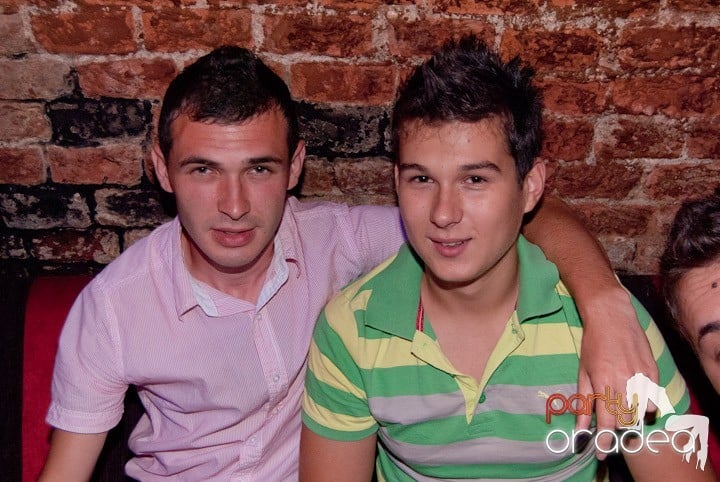 Club escape seară de seară, 