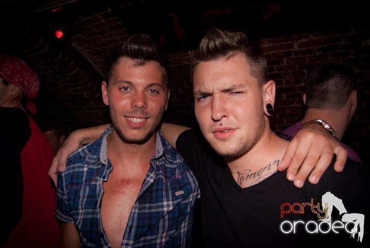 Club escape seară de seară, 