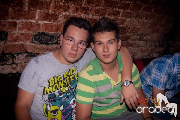 Club escape seară de seară, 