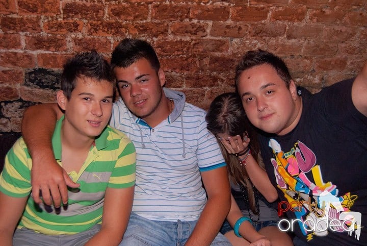 Club escape seară de seară, 