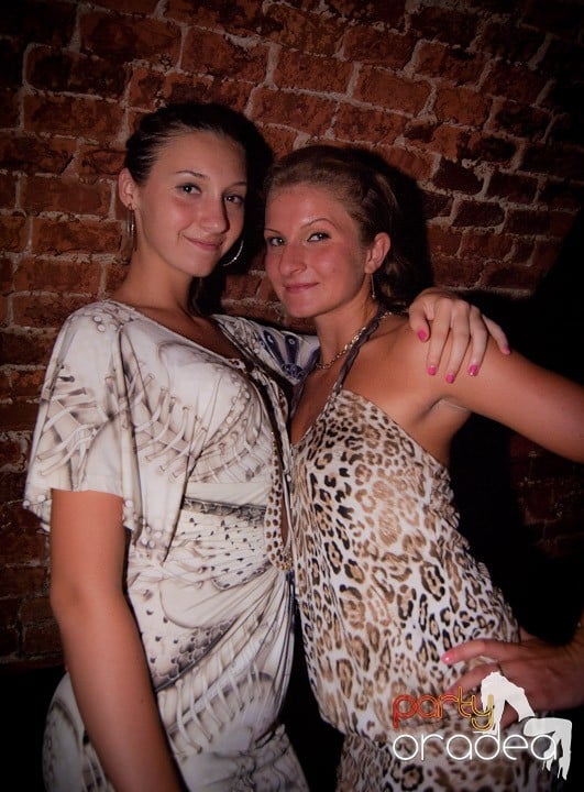 Club escape seară de seară, 