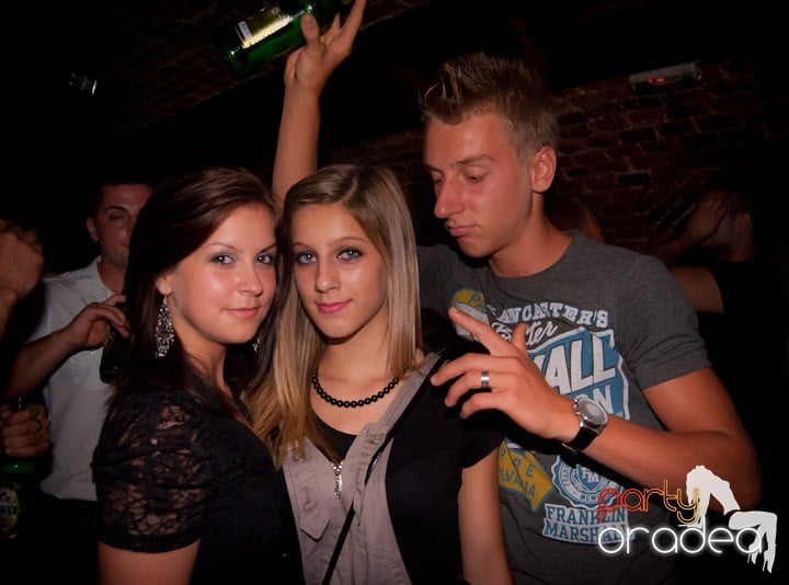 Club escape seară de seară, 