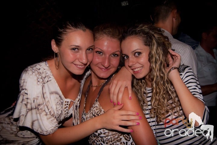 Club escape seară de seară, 