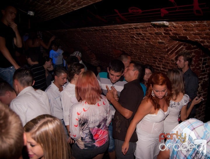 Club escape seară de seară, 