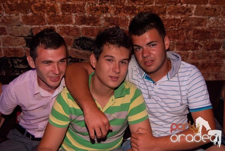 Club escape seară de seară, 