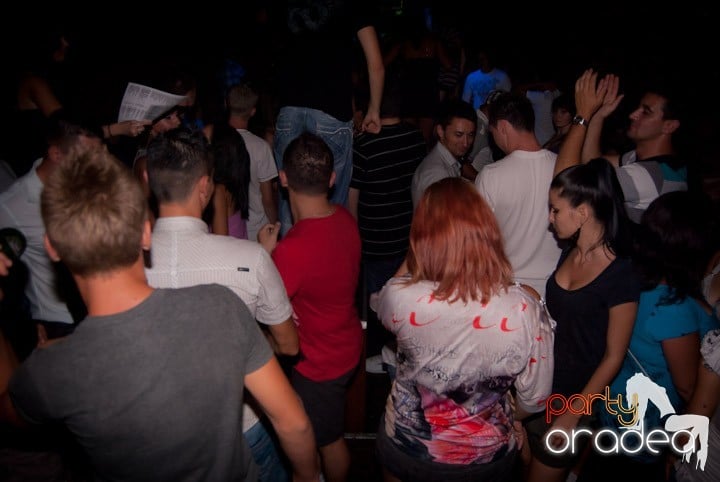 Club escape seară de seară, 