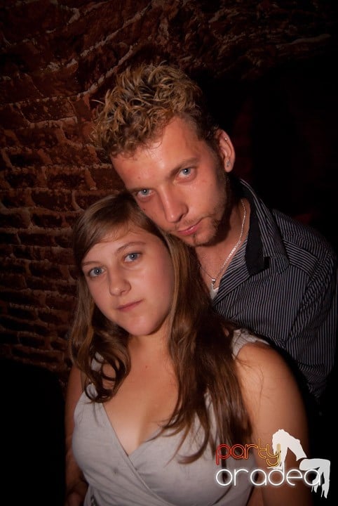 Club escape seară de seară, 