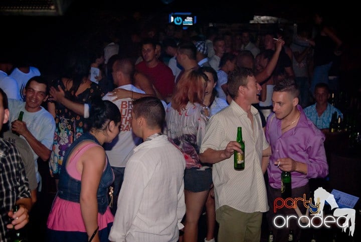 Club escape seară de seară, 