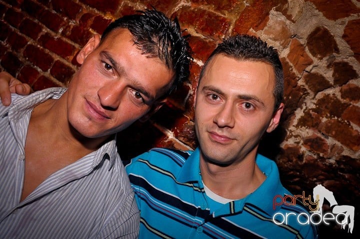 Club Escape vineri noaptea, 