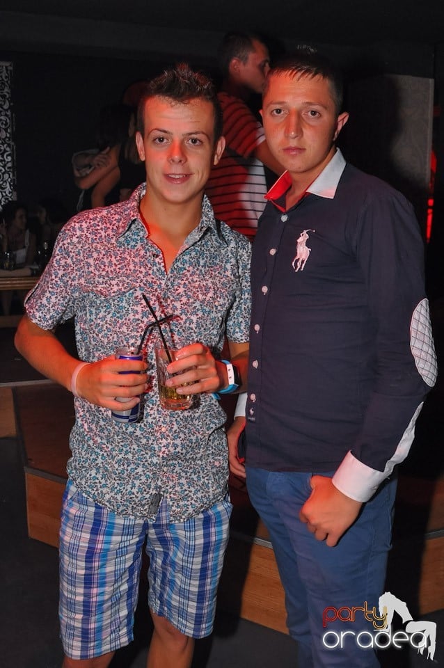 Club Life: Music in the Night, 