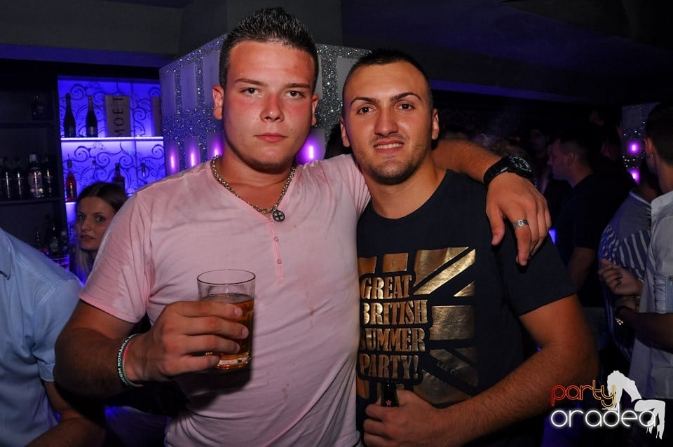 Club Life: Music in the Night, 