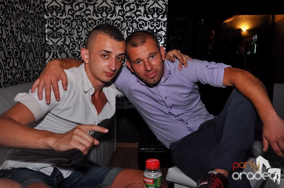 Club Life: Music in the Night, 