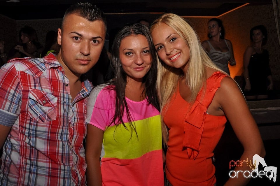 Club Life: Music in the Night, 