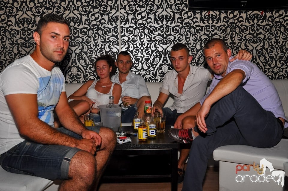 Club Life: Music in the Night, 