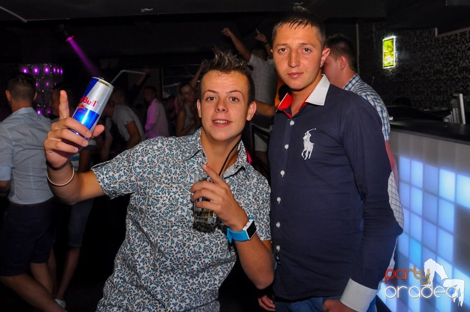 Club Life: Music in the Night, 