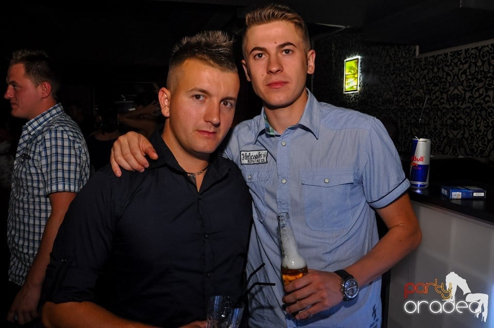 Club Life: Music in the Night, 