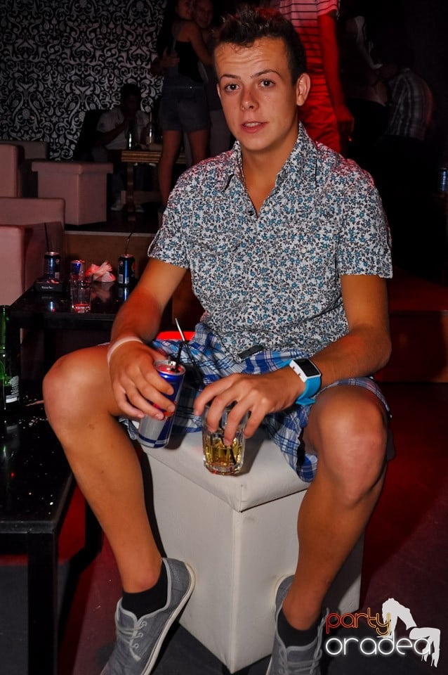 Club Life: Music in the Night, 