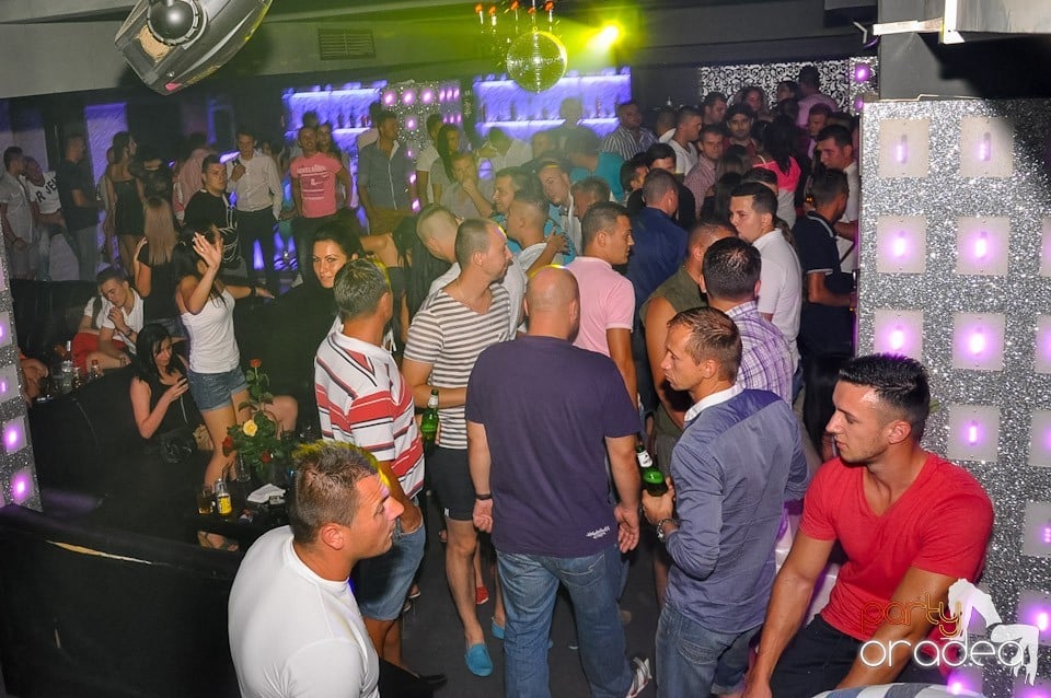 Club Life: Music in the Night, 