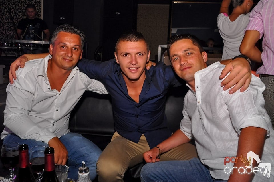 Club Life: Music in the Night, 