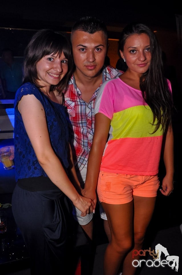 Club Life: Music in the Night, 