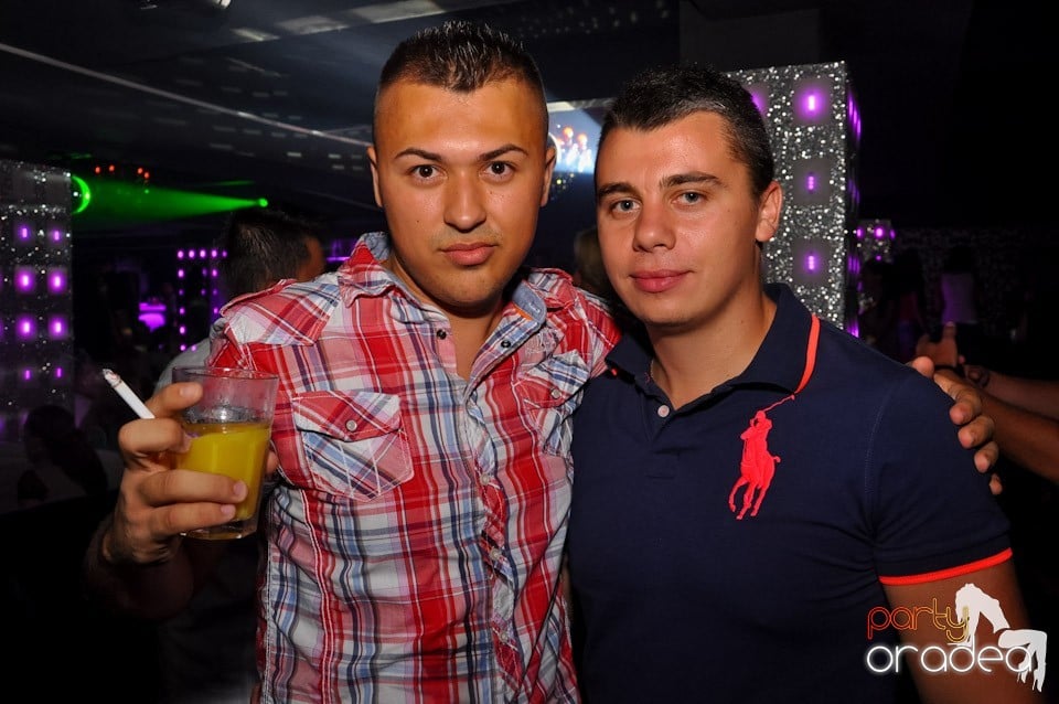 Club Life: Music in the Night, 