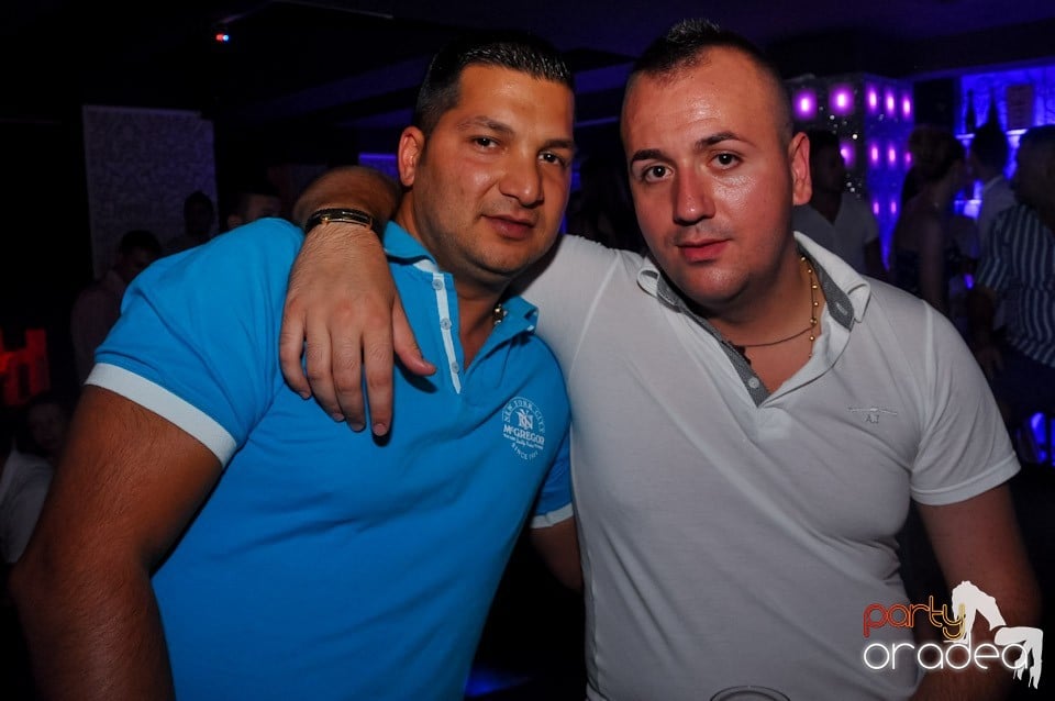 Club Life: Music in the Night, 