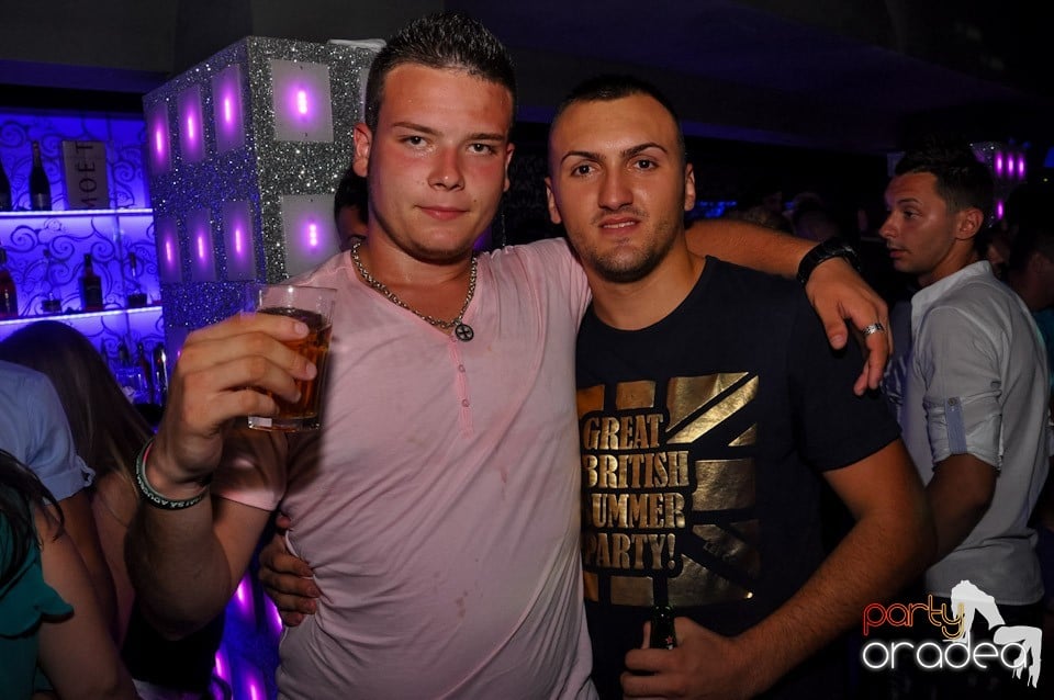 Club Life: Music in the Night, 