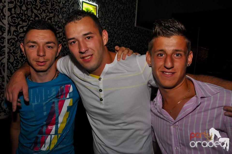 Club Life: Music in the Night, 