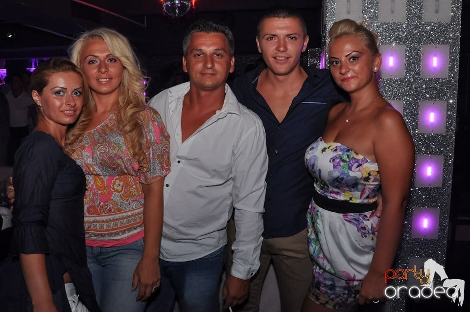 Club Life: Music in the Night, 