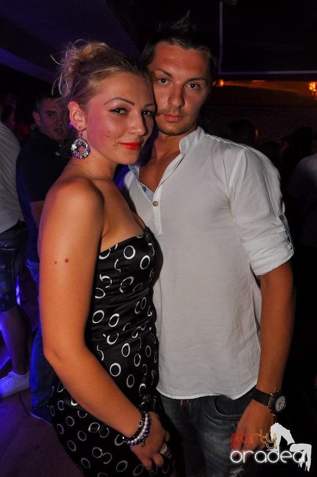 Club Life: Music in the Night, 