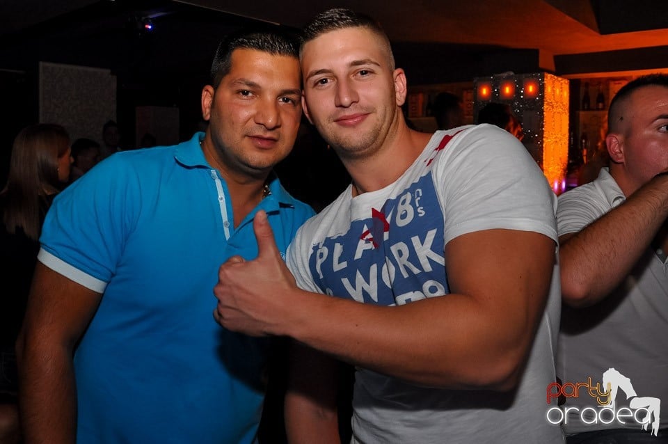 Club Life: Music in the Night, 