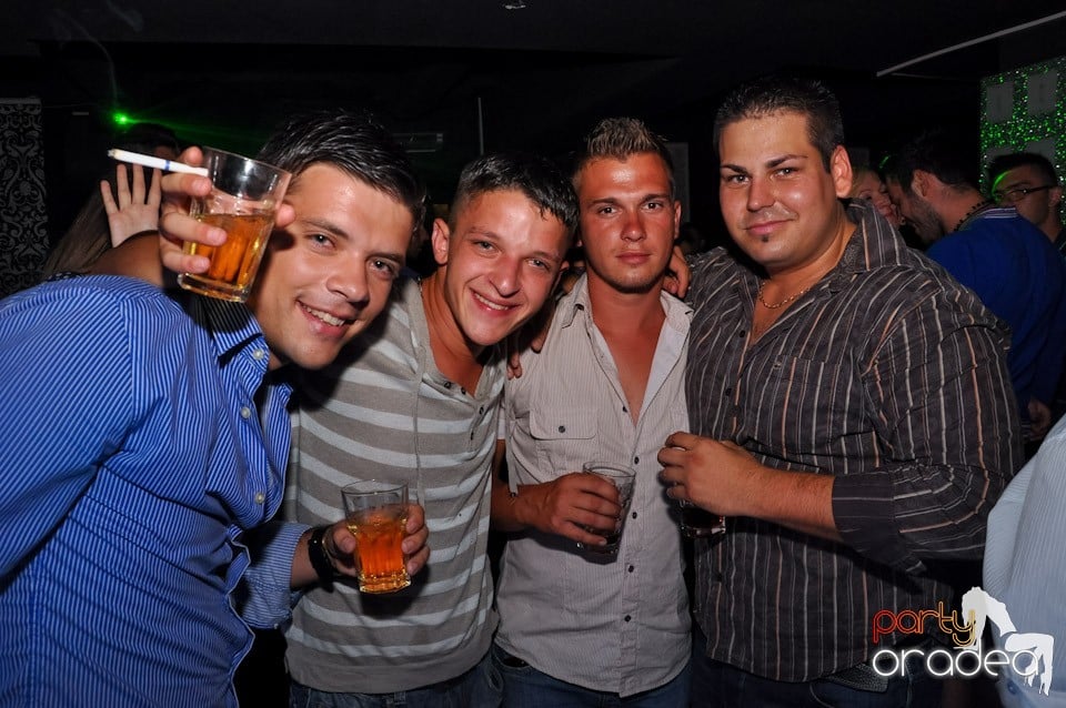 Club Life: Music in the Night, 