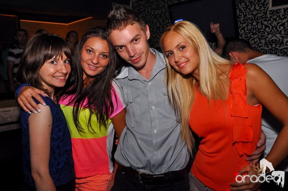 Club Life: Music in the Night, 