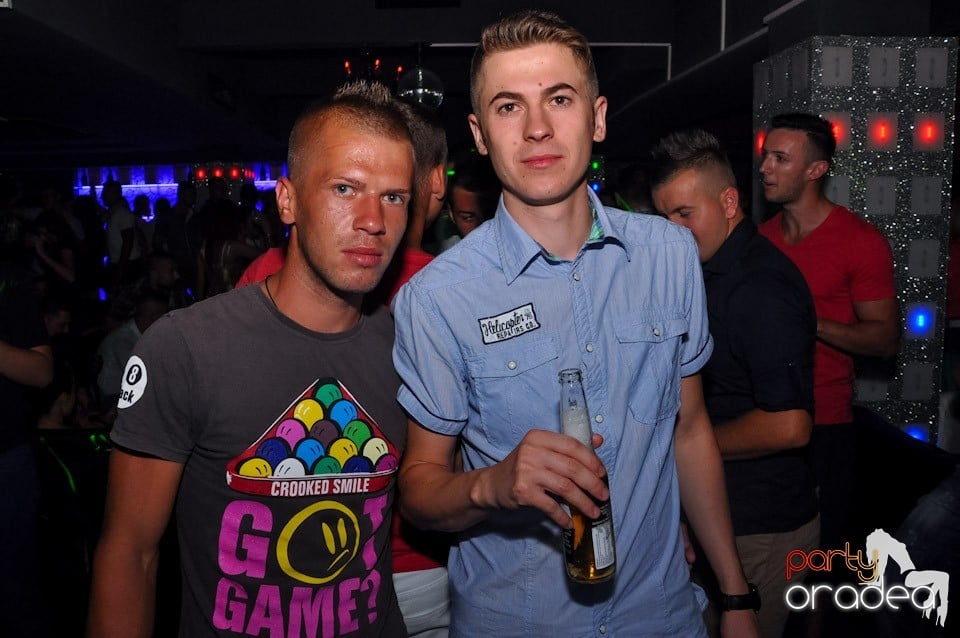 Club Life: Music in the Night, 