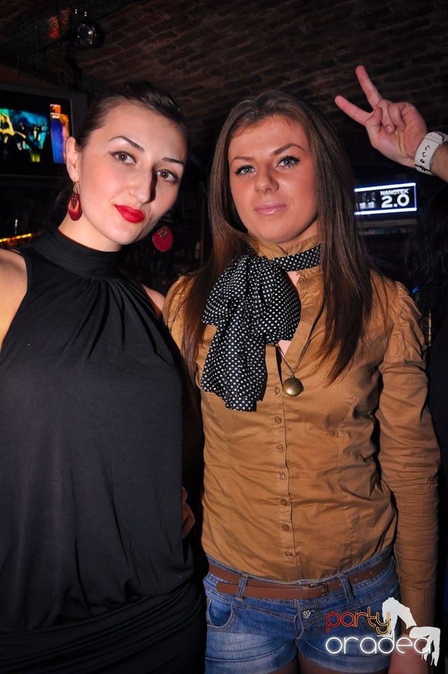 Clubbing în Escape, 