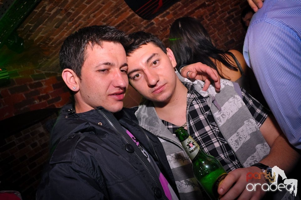 Clubbing în Escape, 