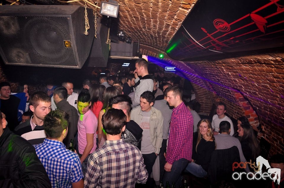 Clubbing în Escape, 