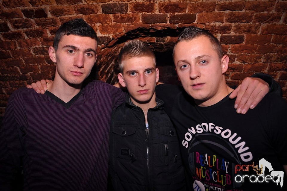 Clubbing în Escape, 