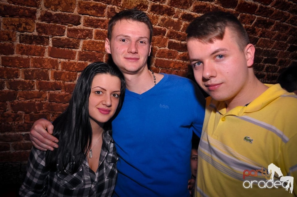 Clubbing în Escape, 