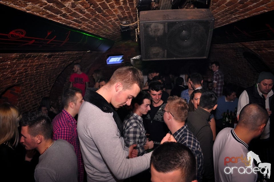 Clubbing în Escape, 