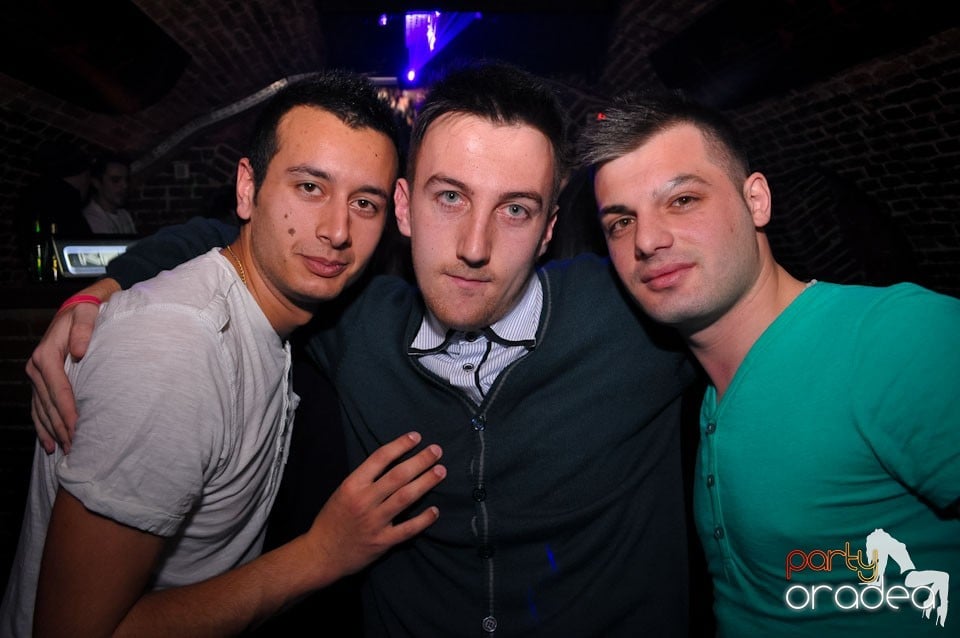 Clubbing în Escape, 