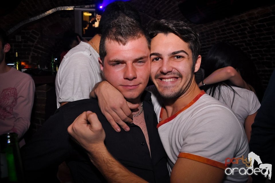 Clubbing în Escape, 