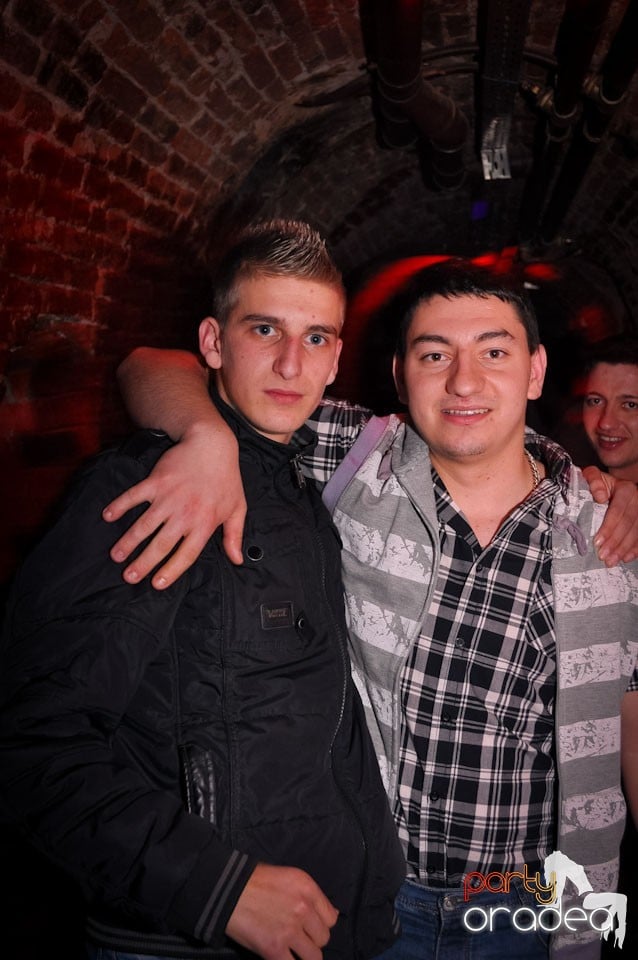 Clubbing în Escape, 