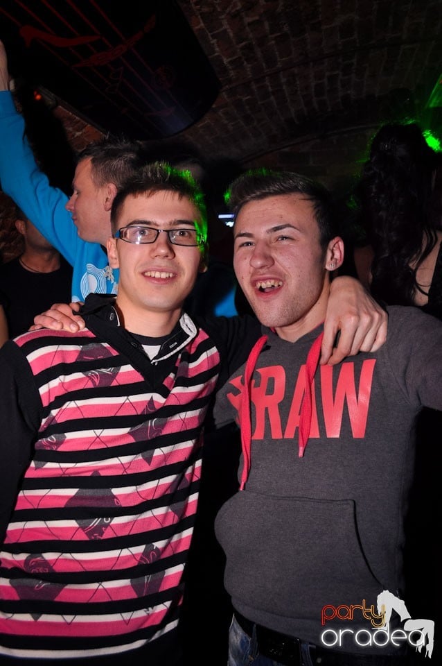 Clubbing în Escape, 